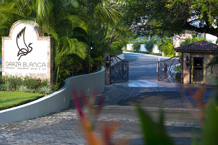 airport pick up garza blanca puerto vallarta