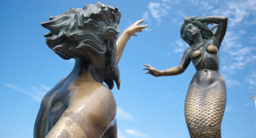 triton-and-mermaid-vallarta-sculptures