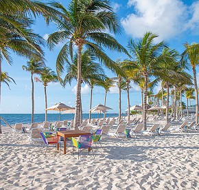 La playa de Garza Blanca en Cancún, Costa Mujeres, es el rincón secreto del Caribe mexicano. Disfruta de vistas espectaculares en nuestra galería de fotos.