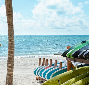 La playa de Garza Blanca en Cancún, Costa Mujeres, es el rincón secreto del Caribe mexicano. Disfruta de vistas espectaculares en nuestra galería de fotos.