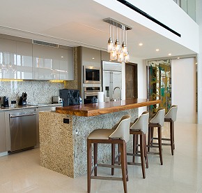 Esta galería de fotos te muestra un adelanto de nuestras suites, donde el lujo se encuentra con la belleza natural en un solo lugar.