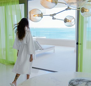 Esta galería de fotos te muestra un adelanto de nuestras suites, donde el lujo se encuentra con la belleza natural en un solo lugar.
