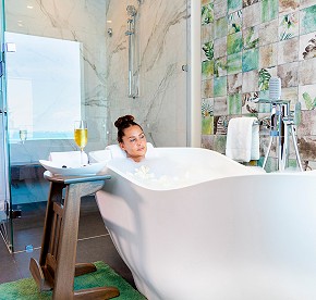 Esta galería de fotos te muestra un adelanto de nuestras suites, donde el lujo se encuentra con la belleza natural en un solo lugar.