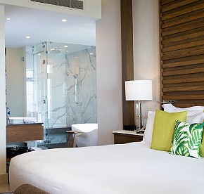 Esta galería de fotos te muestra un adelanto de nuestras suites, donde el lujo se encuentra con la belleza natural en un solo lugar.