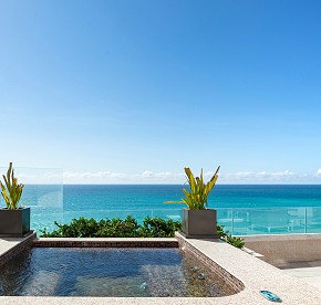 Las suites de Garza Blanca Los Cabos son un refugio perfecto frente al mar. Descubre la perfección en cada detalle a través de nuestra galería de fotos.