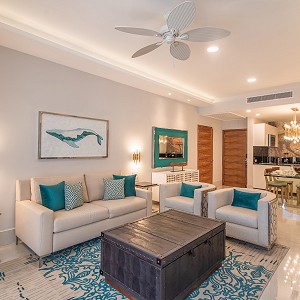Las suites de Garza Blanca Los Cabos son un refugio perfecto frente al mar. Descubre la perfección en cada detalle a través de nuestra galería de fotos.