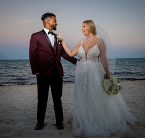 Inspírate con momentos reales de bodas capturados en Garza Blanca Cancún. Vistas al mar, decoración elegante y recuerdos atemporales te esperan.