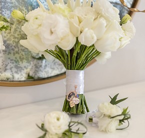 Inspírate con momentos reales de bodas capturados en Garza Blanca Cancún. Vistas al mar, decoración elegante y recuerdos atemporales te esperan.