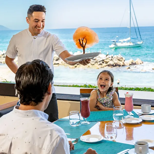Hasta $2500 USD en Resort Credits* <sup>(1)</sup>