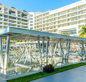 Explora nuestras fotos para conocer las instalaciones de primer nivel y el servicio excepcional de este paraíso en el Caribe.