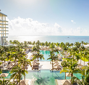 Explora nuestras fotos para conocer las instalaciones de primer nivel y el servicio excepcional de este paraíso en el Caribe.
