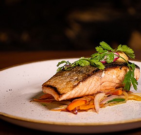 Nuestra galería revela los secretos de los restaurantes de Garza Blanca Cancún. Admira las vistas panorámicas y platos exquisitos que te esperan.