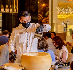 Nuestra galería revela los secretos de los restaurantes de Garza Blanca Cancún. Admira las vistas panorámicas y platos exquisitos que te esperan.