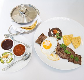 Nuestra galería revela los secretos de los restaurantes de Garza Blanca Cancún. Admira las vistas panorámicas y platos exquisitos que te esperan.