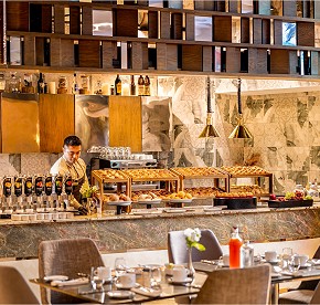 Nuestra galería revela los secretos de los restaurantes de Garza Blanca Cancún. Admira las vistas panorámicas y platos exquisitos que te esperan.