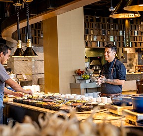 Nuestra galería revela los secretos de los restaurantes de Garza Blanca Cancún. Admira las vistas panorámicas y platos exquisitos que te esperan.