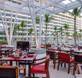 Nuestra galería revela los secretos de los restaurantes de Garza Blanca Cancún. Admira las vistas panorámicas y platos exquisitos que te esperan.
