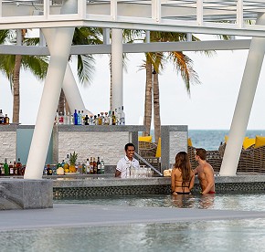 Nuestra galería revela los secretos de los restaurantes de Garza Blanca Cancún. Admira las vistas panorámicas y platos exquisitos que te esperan.