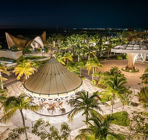 Descubre TierraLuna Cancún, donde los espacios al aire libre te invitan a conectarte con la naturaleza y explorar los vibrantes paisajes del Caribe. Ideal para los amantes de la aventura.